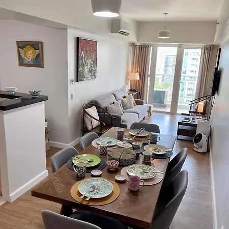 Spacious Stylish Apartment With Two Bedrooms, Near Mall